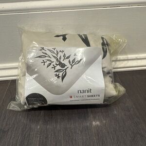NWT Nanit Smart Sheets - Cream/White and Black Koala